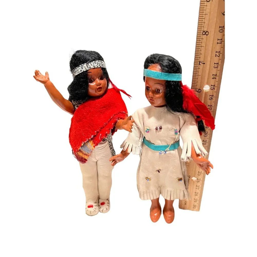 Vintage Native American Dolls In Traditional Attire Set Of 2 - Picture 4 of 4